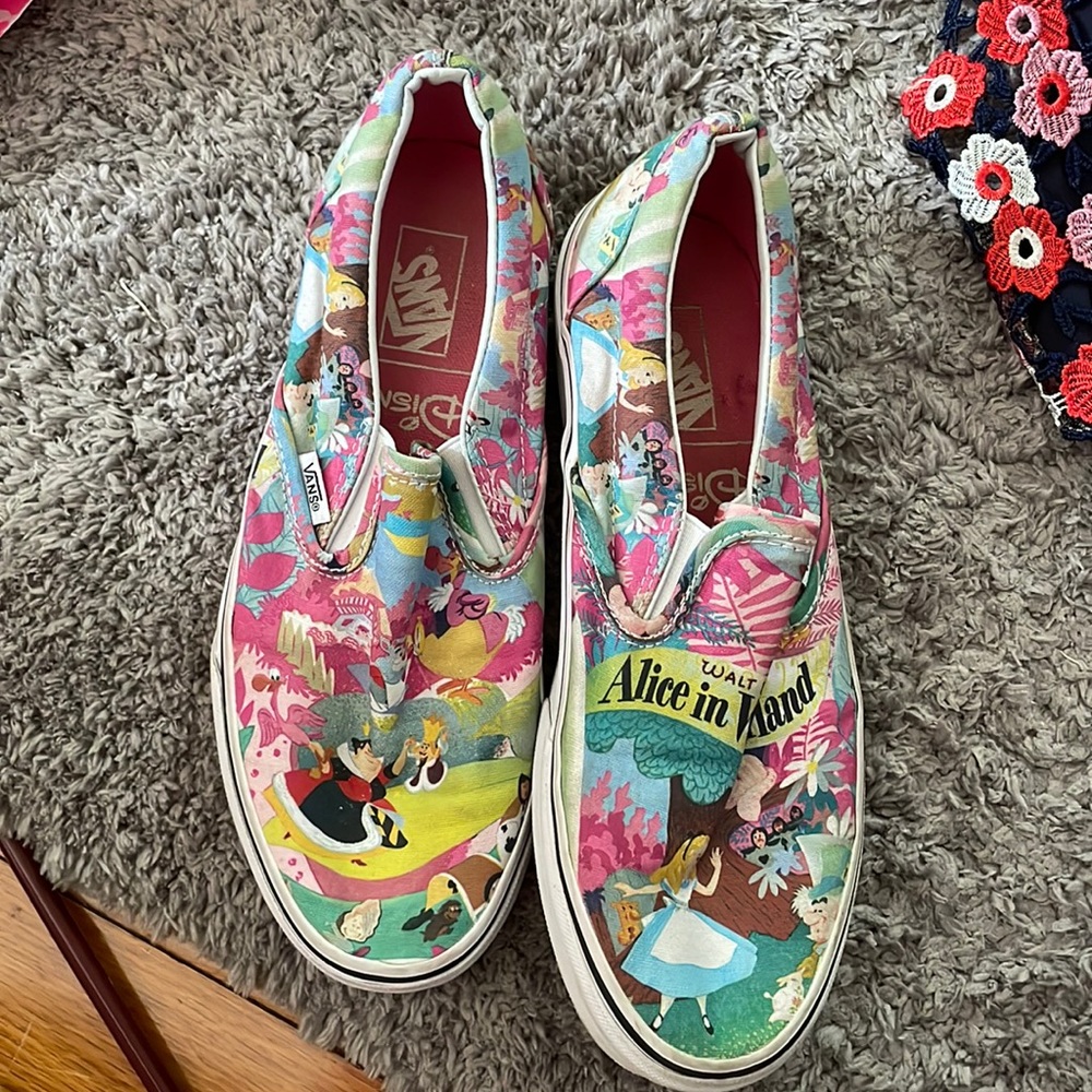 Alice in wonderland vans
